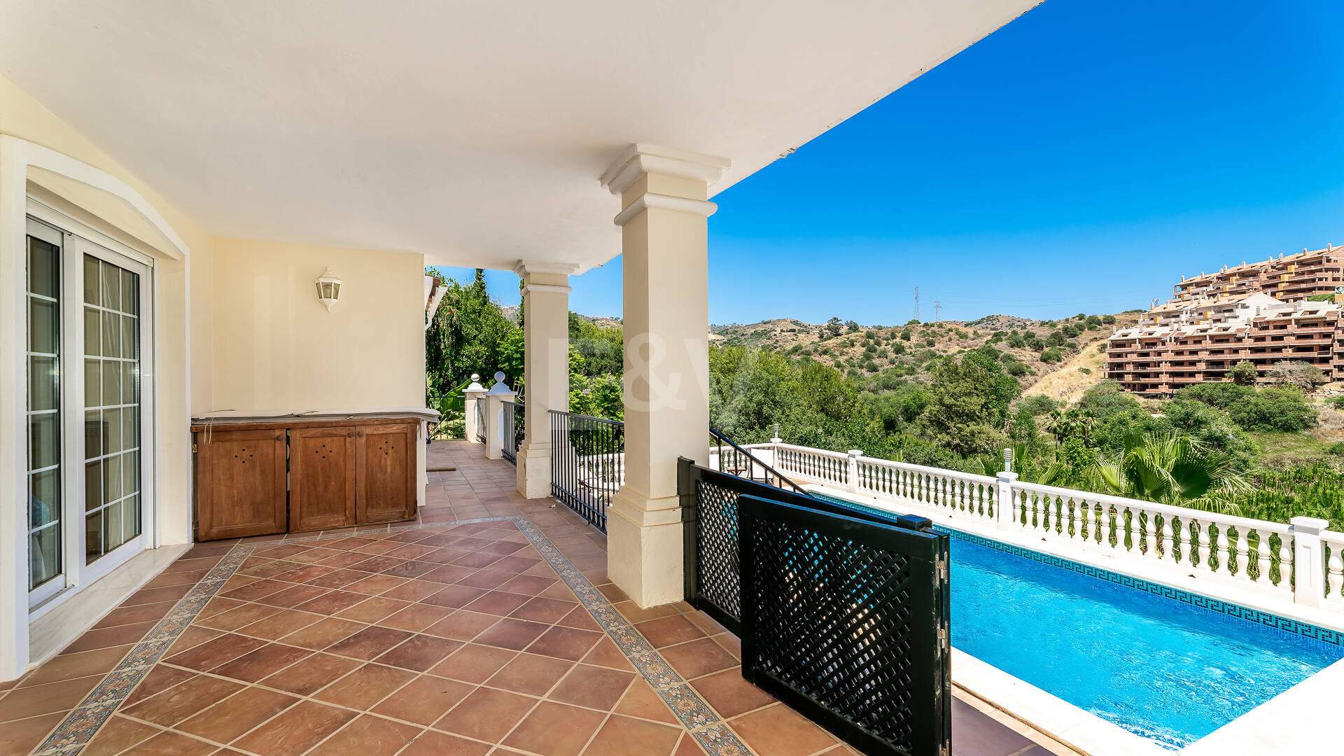 Villa en area Golf en Elviria con vistas al Mar