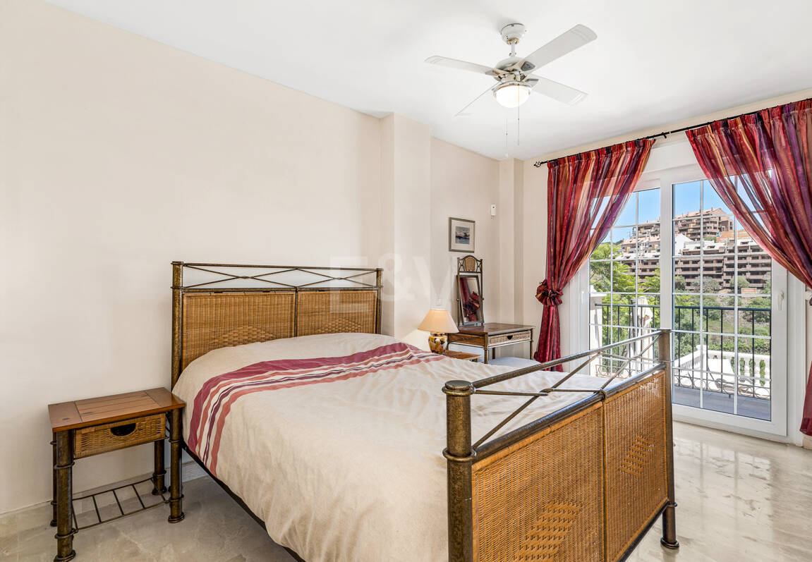 Villa en area Golf en Elviria con vistas al Mar