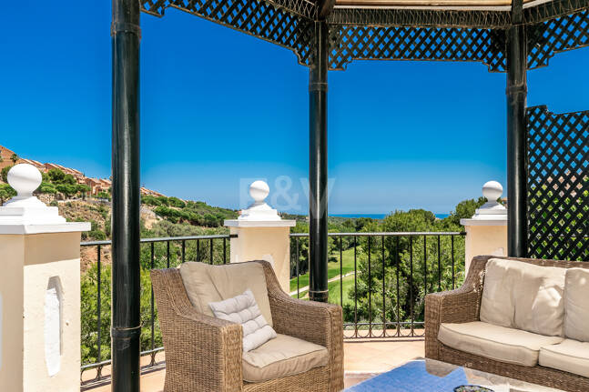 Villa en area Golf en Elviria con vistas al Mar