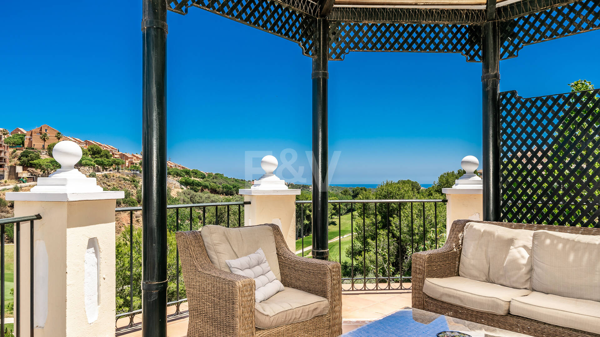 Villa en area Golf en Elviria con vistas al Mar