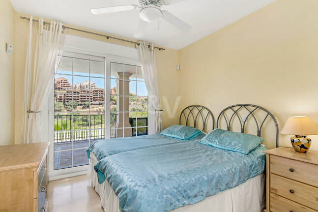 Villa en area Golf en Elviria con vistas al Mar