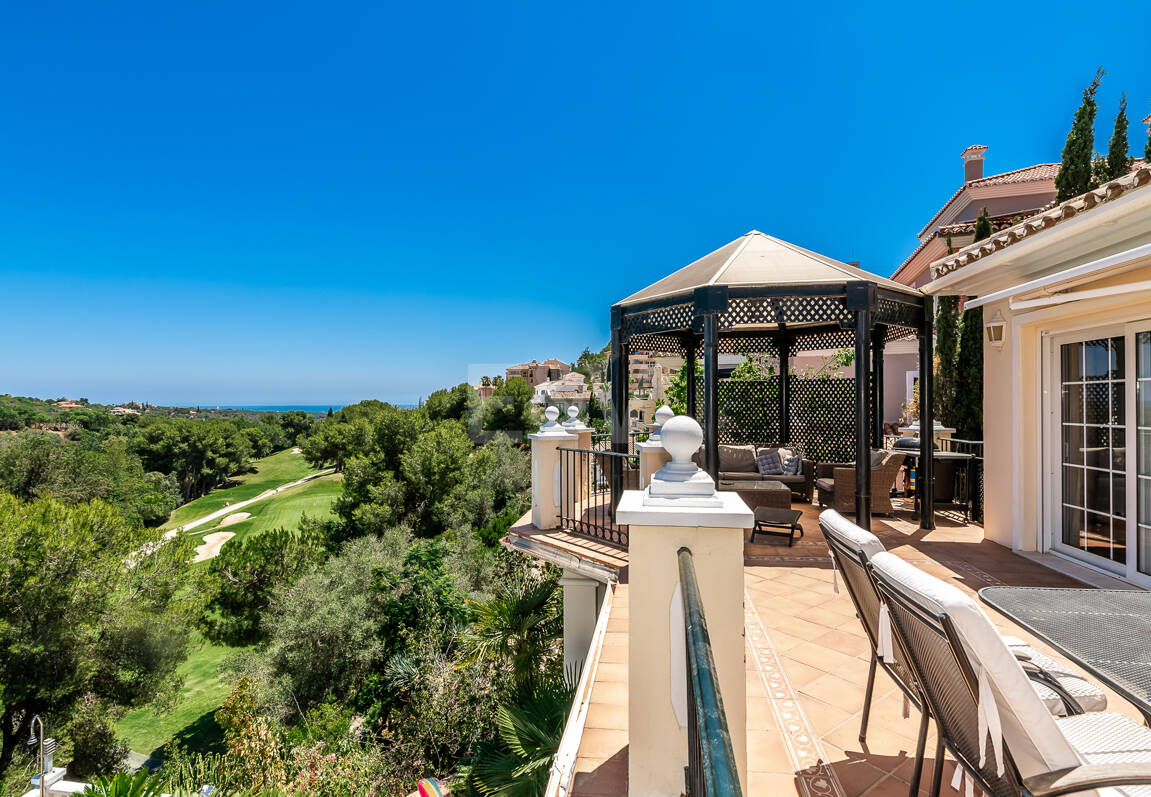 Villa en area Golf en Elviria con vistas al Mar