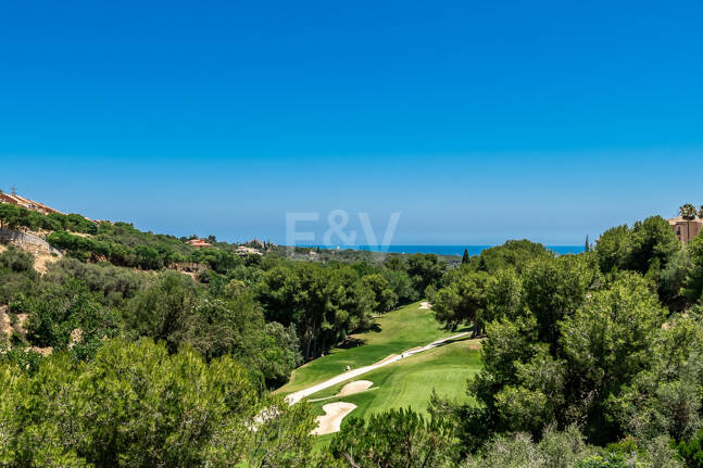 Villa en area Golf en Elviria con vistas al Mar