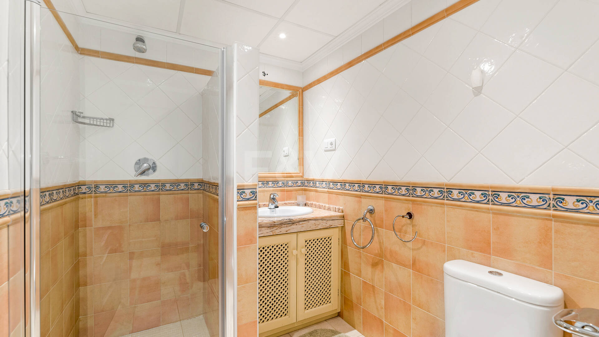 Front Line Golf Villa with Sea Views in Elviria