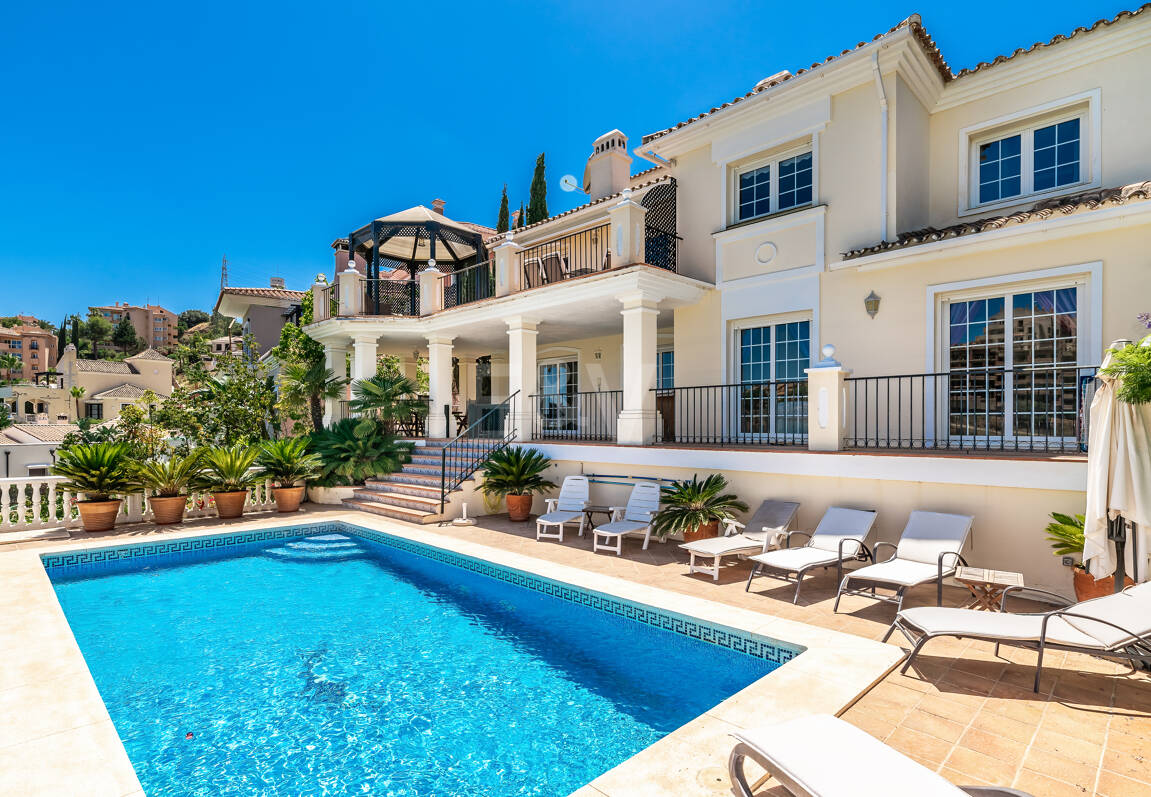 Villa en area Golf en Elviria con vistas al Mar