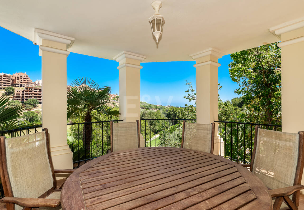 Villa en area Golf en Elviria con vistas al Mar