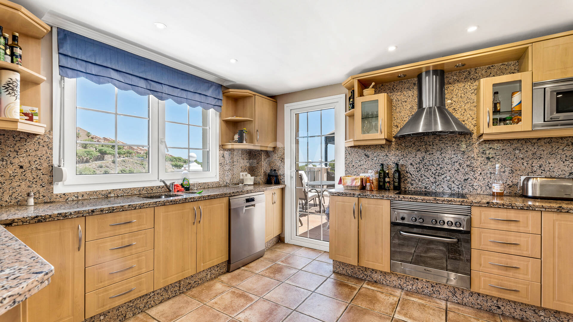 Villa en area Golf en Elviria con vistas al Mar