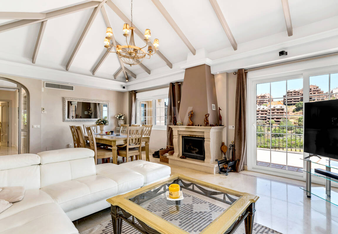 Villa en area Golf en Elviria con vistas al Mar