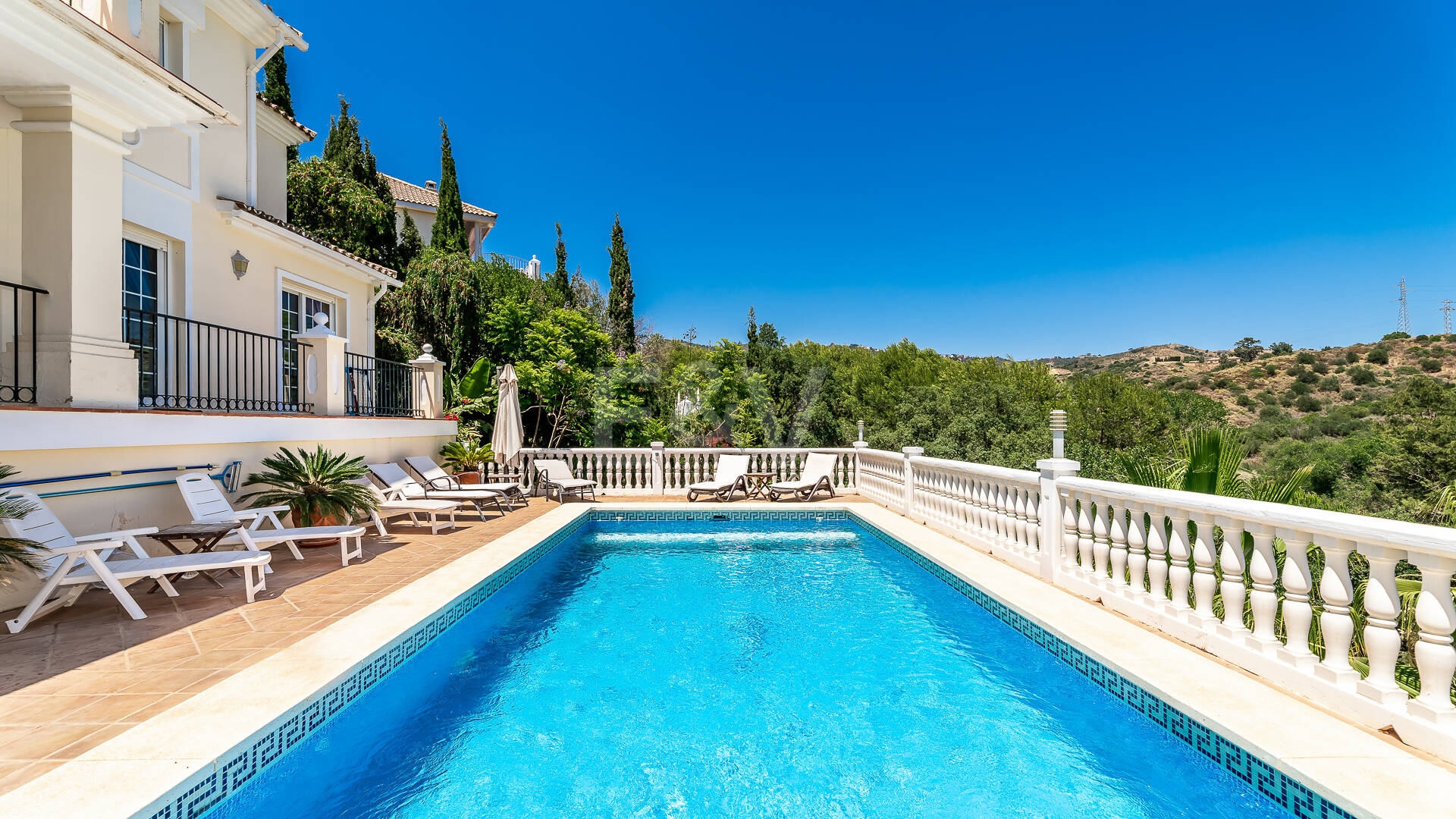 Villa en area Golf en Elviria con vistas al Mar