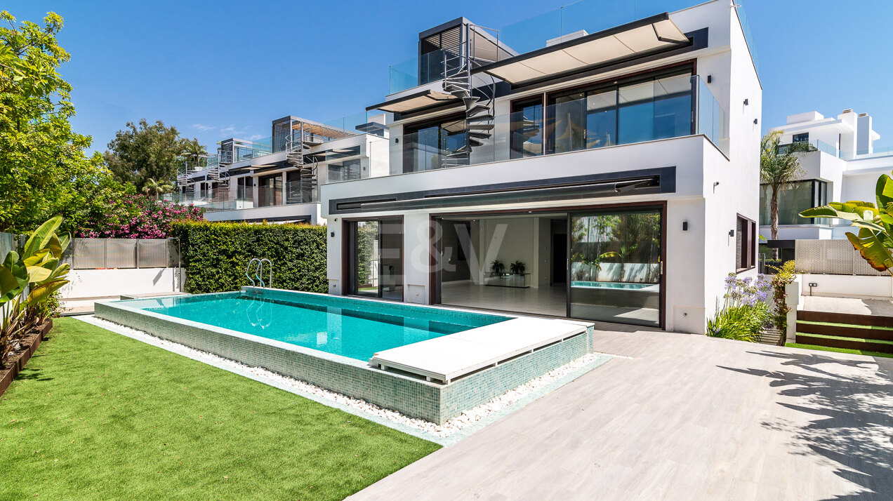 Außergewöhnliche moderne Villa am Strand in Rio Verde Playa