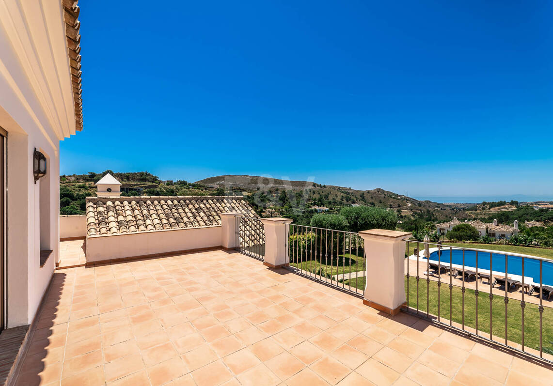 Impresionante villa en primera línea de golf en Marbella Club Golf Resort