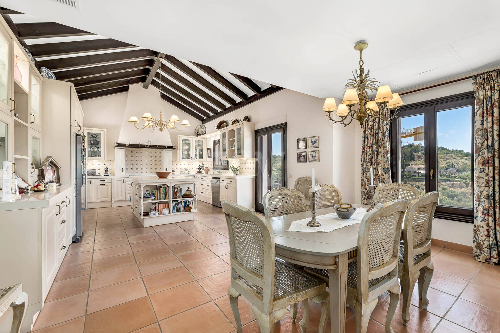 Impresionante villa en primera línea de golf en Marbella Club Golf Resort