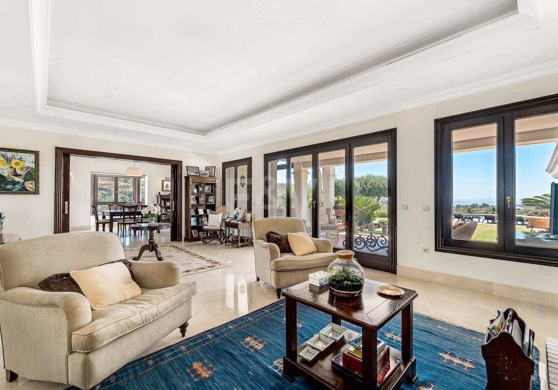 Impresionante villa en primera línea de golf en Marbella Club Golf Resort