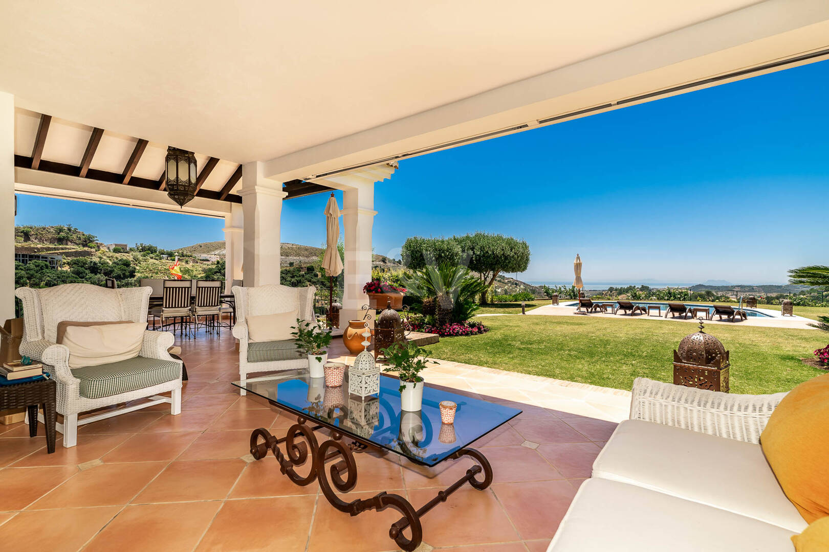 Impresionante villa en primera línea de golf en Marbella Club Golf Resort