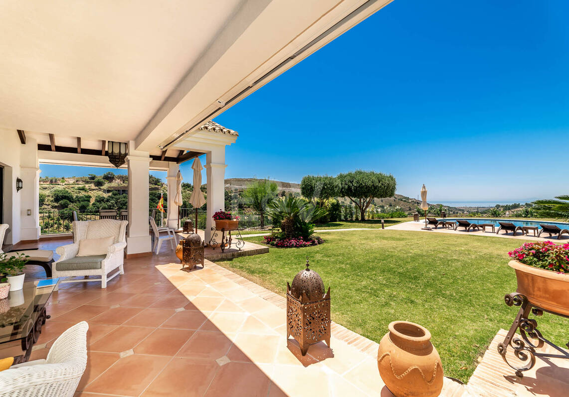 Impresionante villa en primera línea de golf en Marbella Club Golf Resort