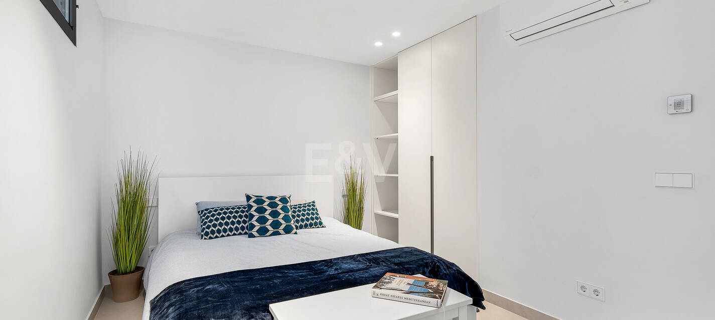 Lujosa villa moderna cerca de playa, vistas al mar. Precio desde €10,000 por semana