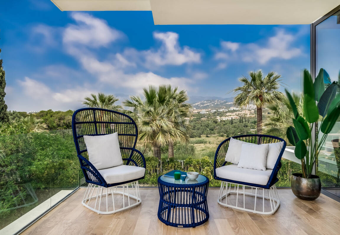 Modern beachside lyxvilla med havsutsikt. Pris från 9 500 euro per vecka