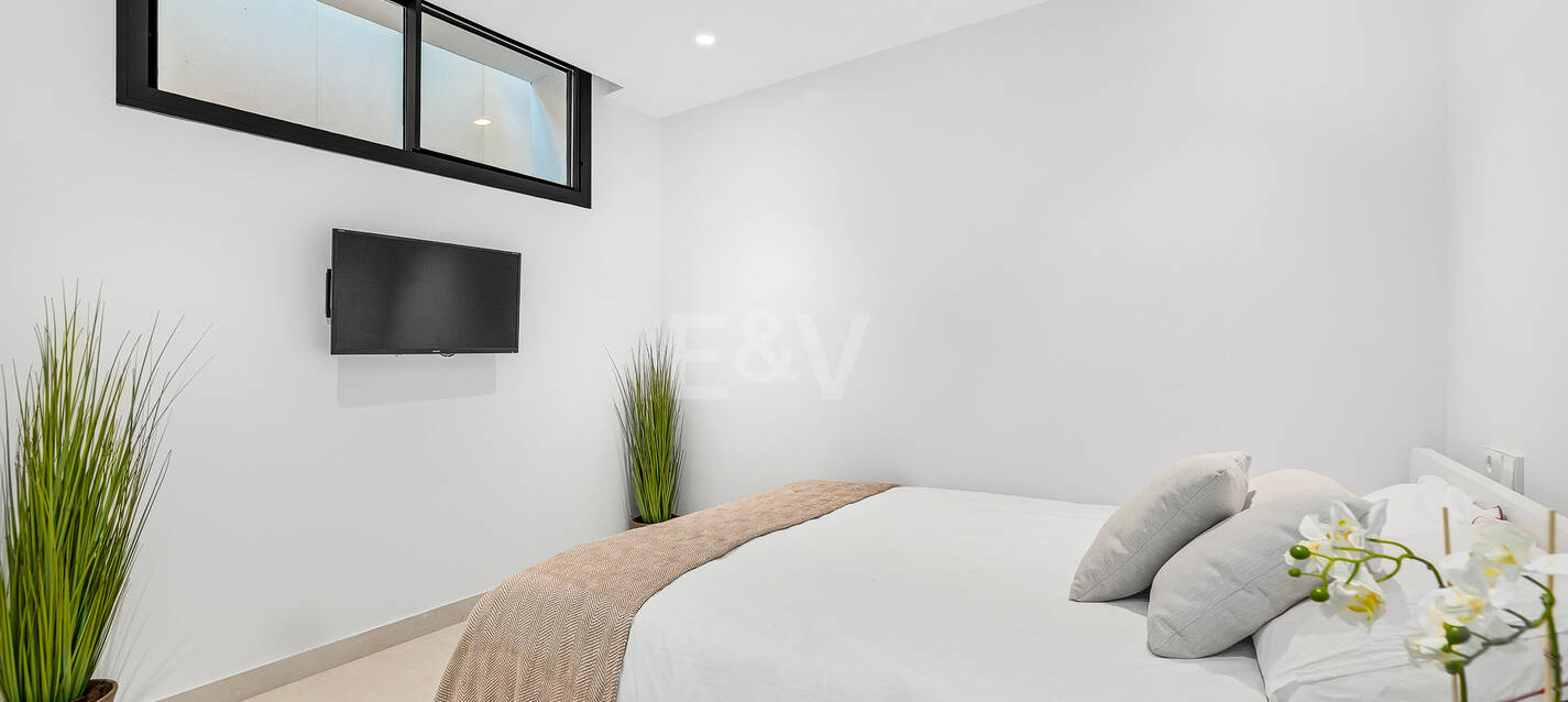 Lujosa villa moderna cerca de playa, vistas al mar. Precio desde €10,000 por semana