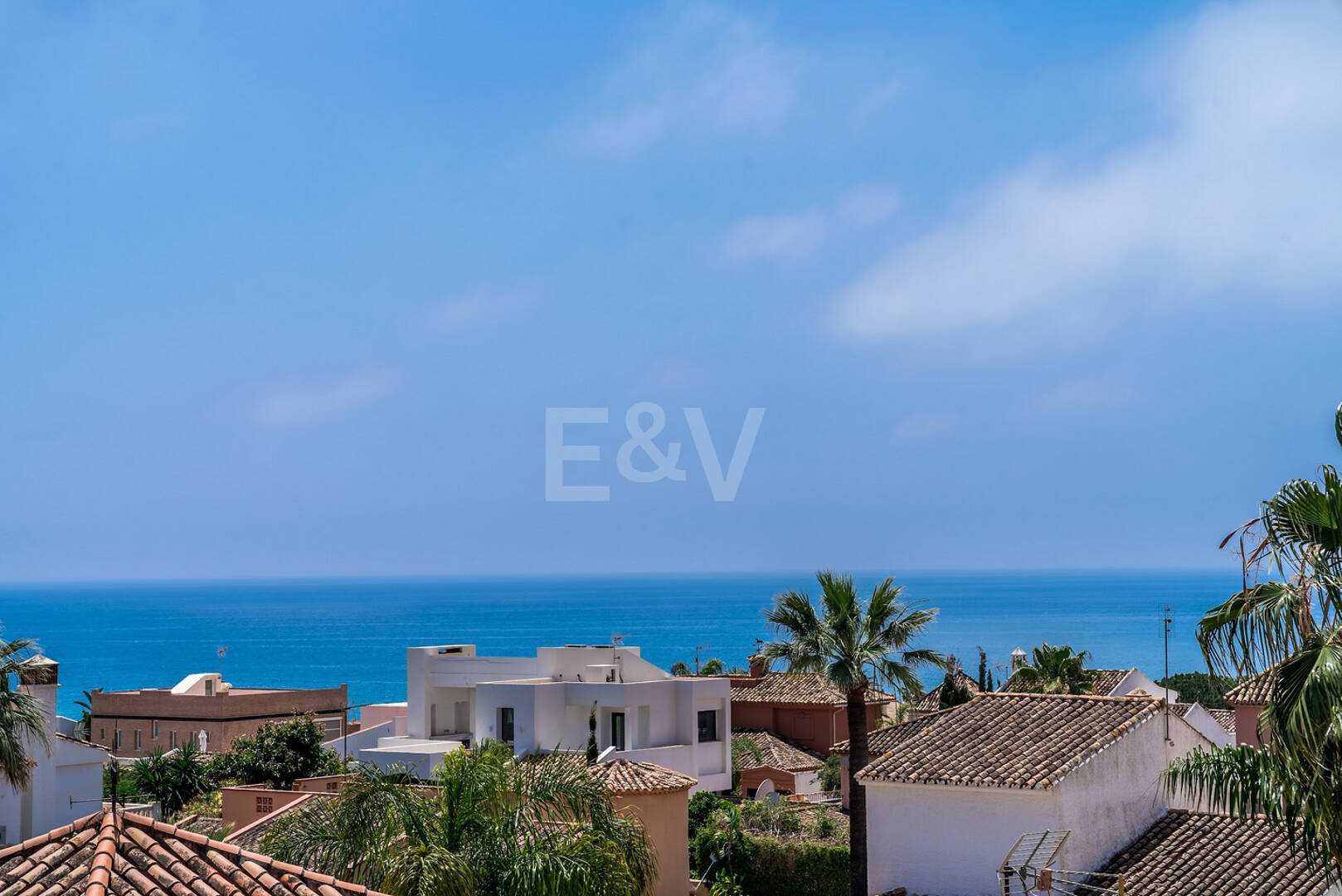 Villa de luxe moderne avec vue sur la mer. Prix à partir de 9 500 € par semaine