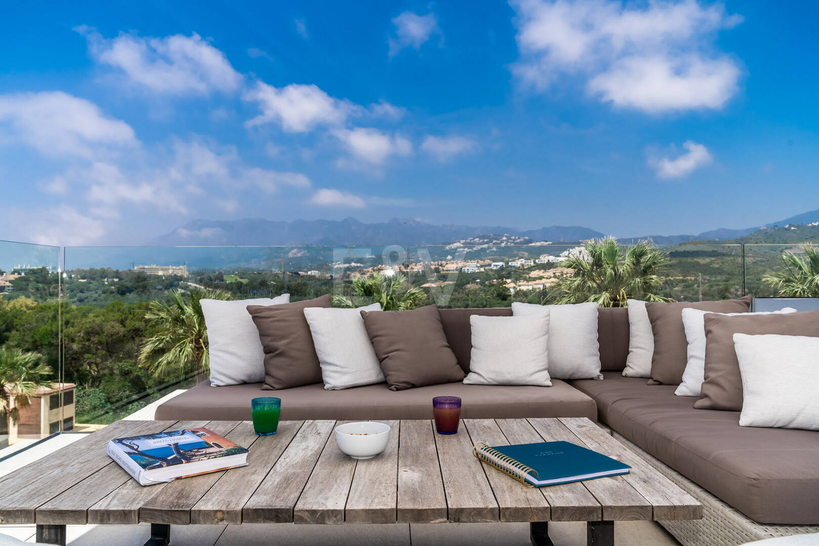 Villa de luxe moderne avec vue sur la mer. Prix à partir de 9 500 € par semaine