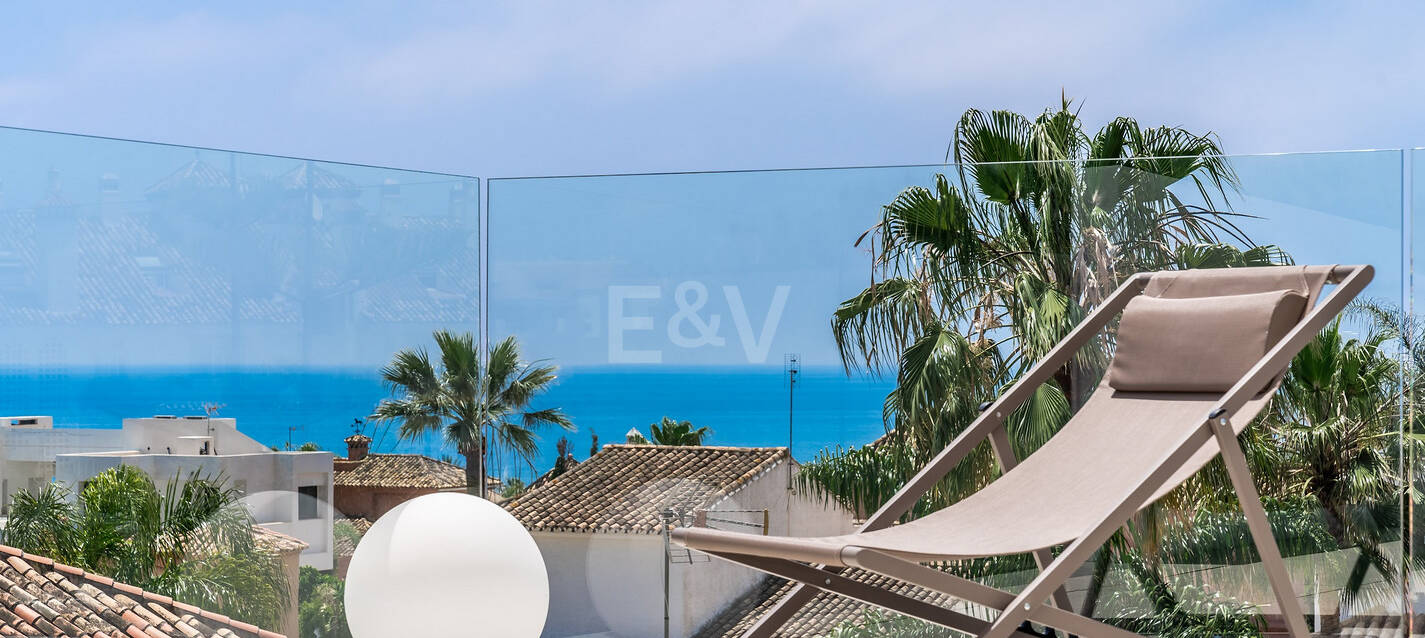 Lujosa villa moderna cerca de playa, vistas al mar. Precio desde €10,000 por semana