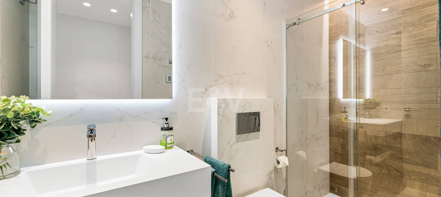 Lujosa villa moderna cerca de playa, vistas al mar. Precio desde €10,000 por semana