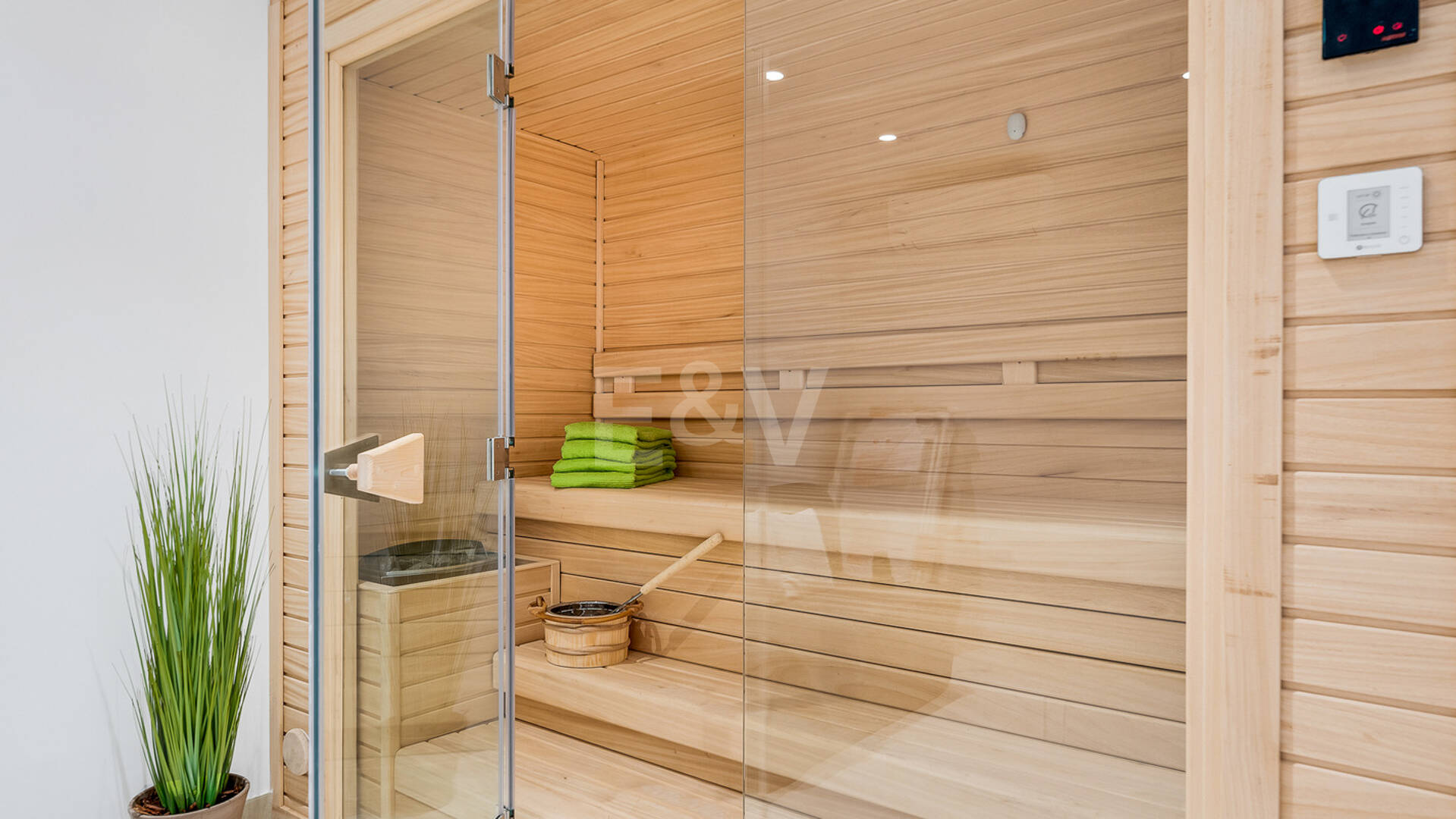 Villa de luxe moderne avec vue sur la mer. Prix à partir de 9 500 € par semaine