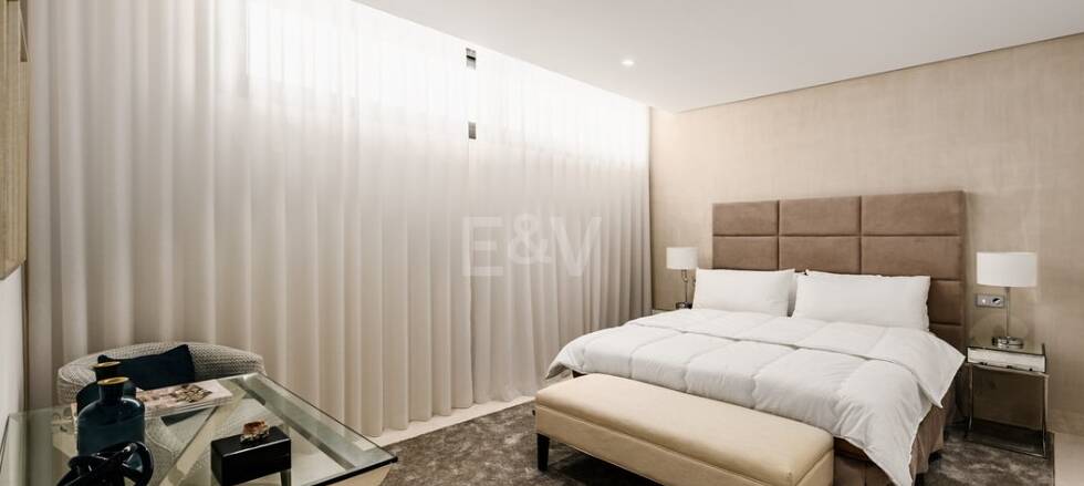 Eco-friendly luxury villa in El Paraiso Alto with panoramic sea views