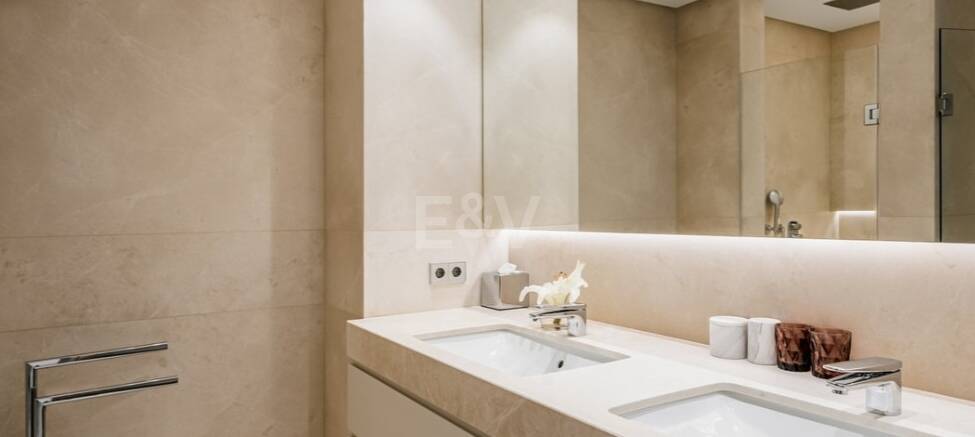 Eco-friendly luxury villa in El Paraiso Alto with panoramic sea views
