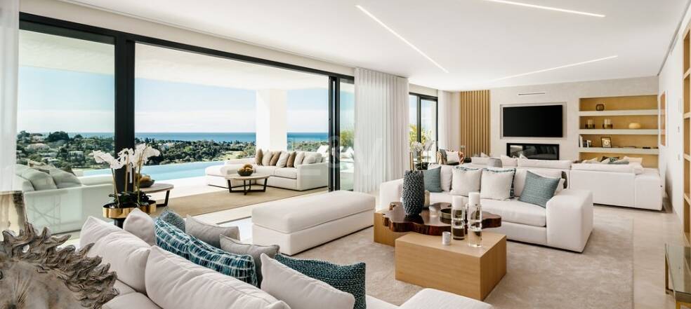 Eco-friendly luxury villa in El Paraiso Alto with panoramic sea views