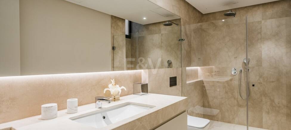 Eco-friendly luxury villa in El Paraiso Alto with panoramic sea views