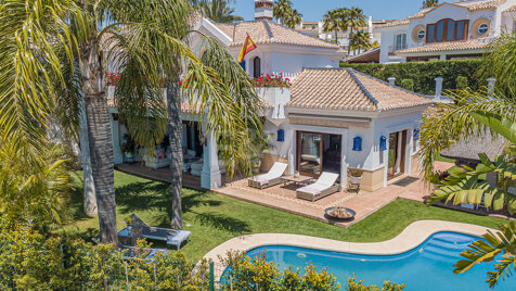 Lujosa villa lado playa en Bahía de Marbella