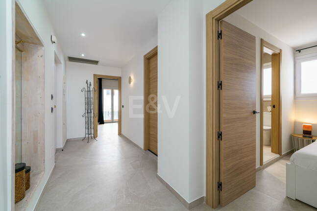 Ljus takvåning i Puerto Banus med utsikt över hamnen