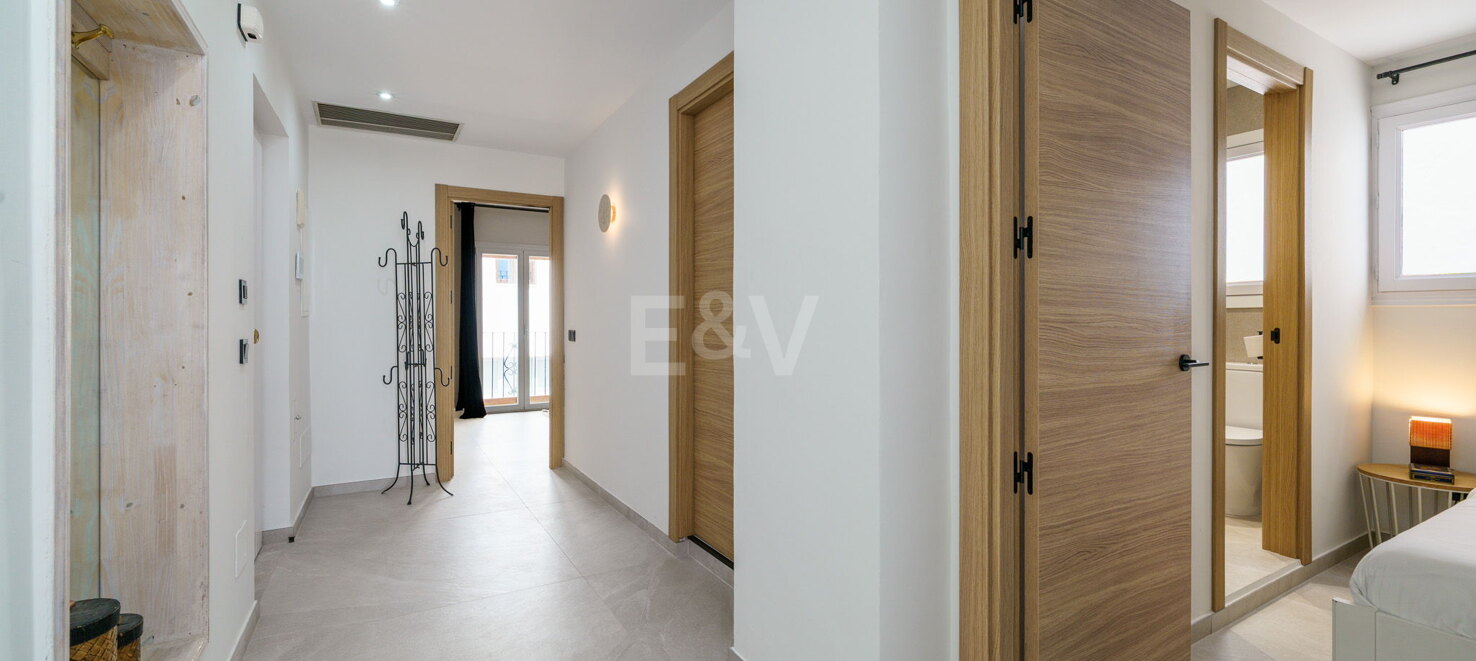 Bright penthouse in Puerto Banus with harbour view