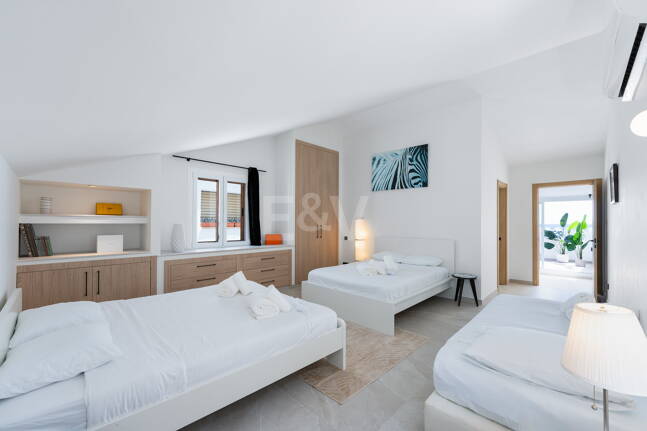 Ljus takvåning i Puerto Banus med utsikt över hamnen