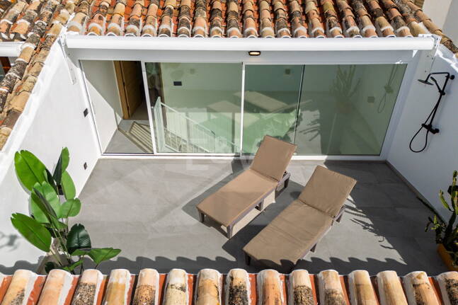 Ljus takvåning i Puerto Banus med utsikt över hamnen