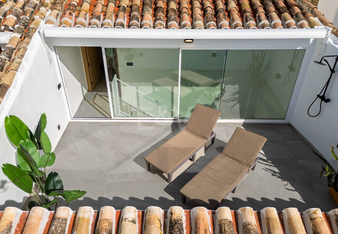 Ljus takvåning i Puerto Banus med utsikt över hamnen