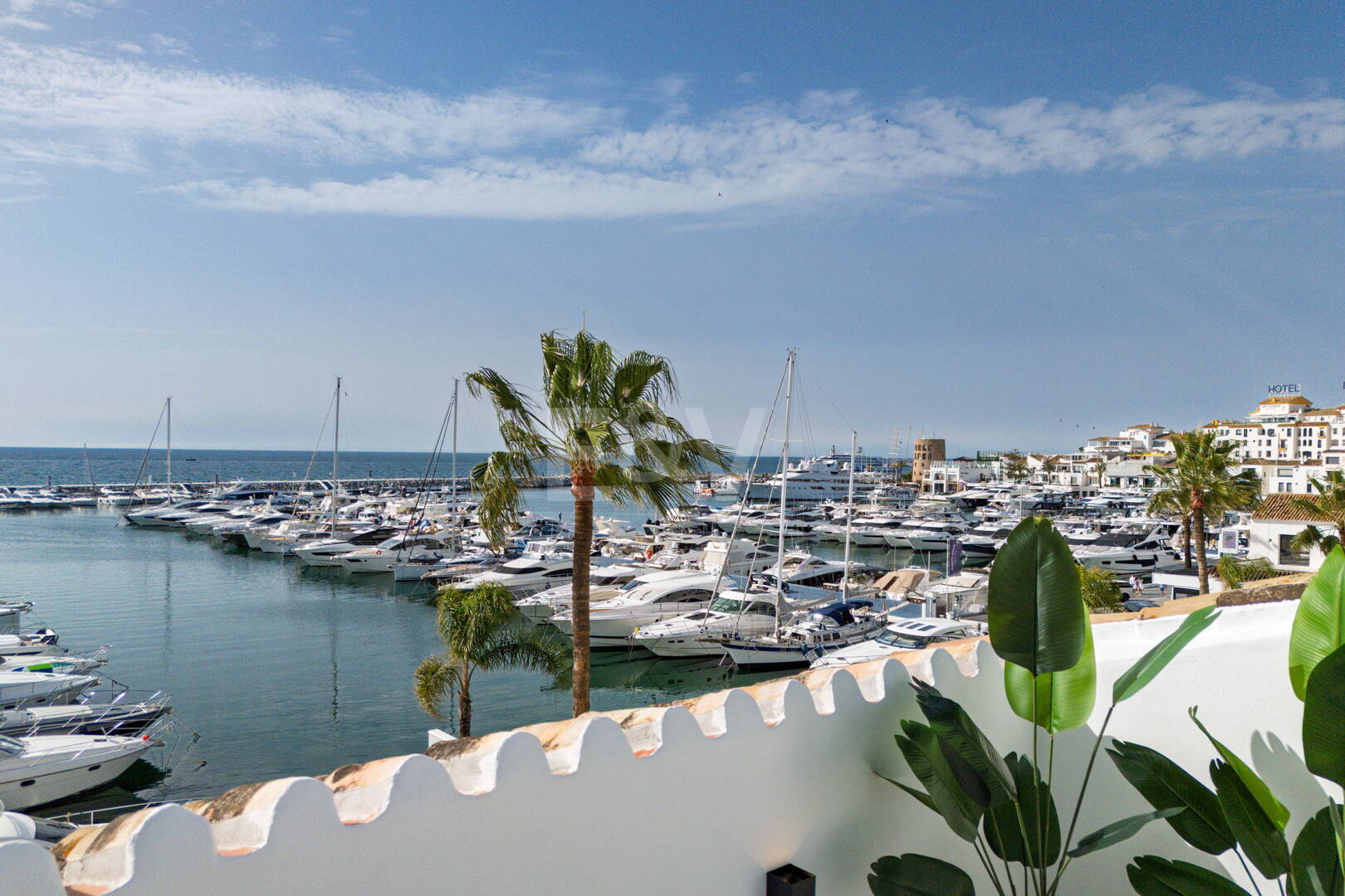 Spektakuläres Penthaus in Puerto Banus mit Hafenblick