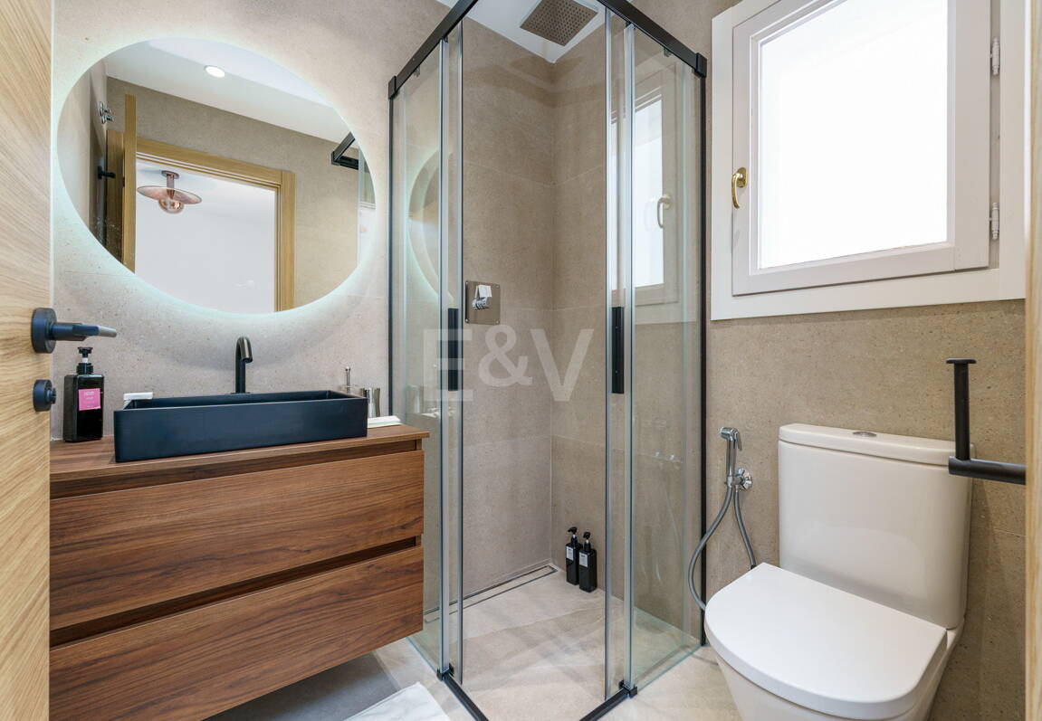 Ljus takvåning i Puerto Banus med utsikt över hamnen