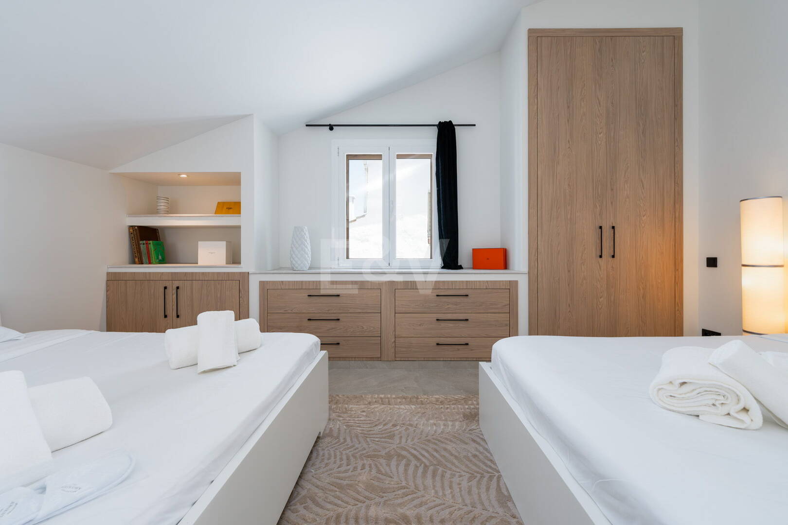 Ljus takvåning i Puerto Banus med utsikt över hamnen