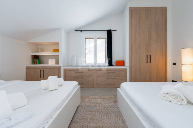 Ljus takvåning i Puerto Banus med utsikt över hamnen