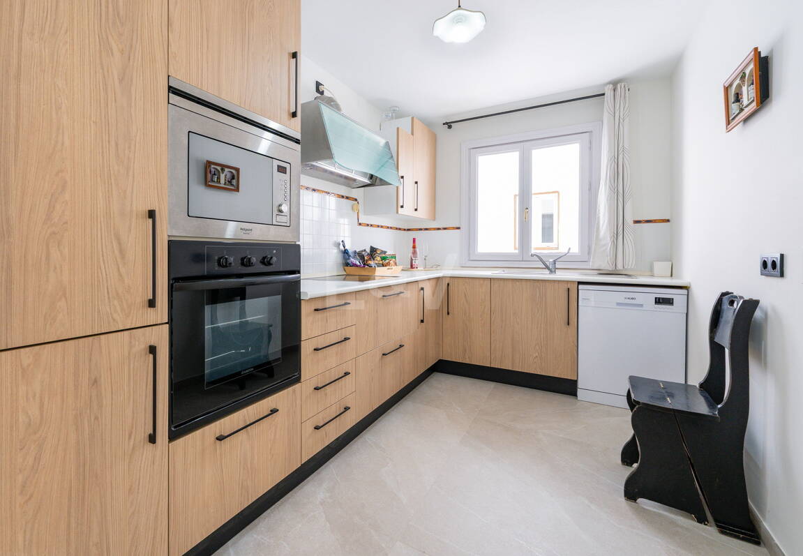 Ljus takvåning i Puerto Banus med utsikt över hamnen