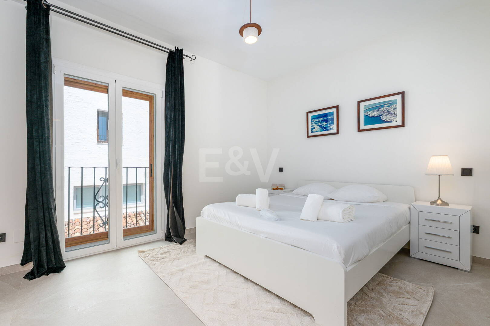 Ljus takvåning i Puerto Banus med utsikt över hamnen