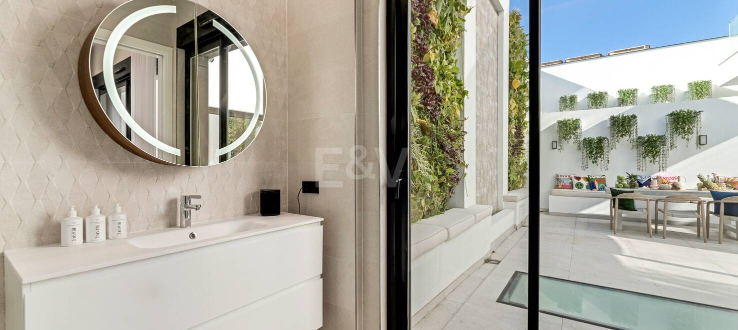Entdecken Sie die außergewöhnliche Villa Art Bay in Marbella