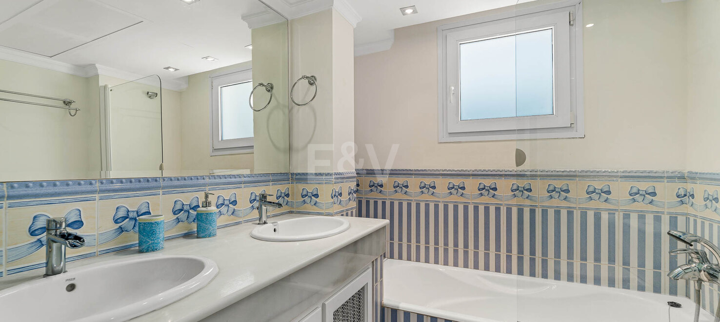 Stunning Large Family Villa in Nagüeles available July and August