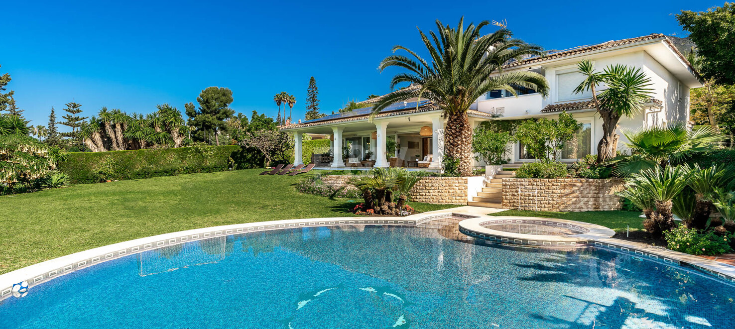 Stunning Large Family Villa in Nagüeles available July and August