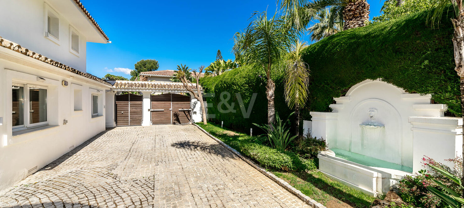 Stunning Large Family Villa in Nagüeles available July and August