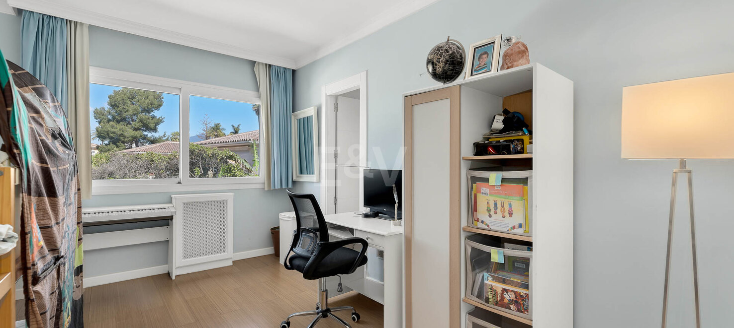 Stunning Large Family Villa in Nagüeles available July and August