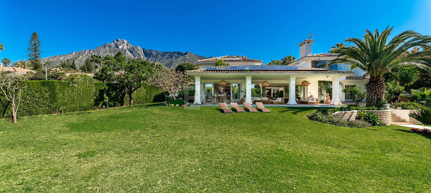 Stunning Large Family Villa in Nagüeles available July and August