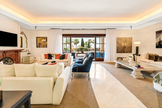 Exquisite Mansion with Breathtaking Views in Sierra Blanca